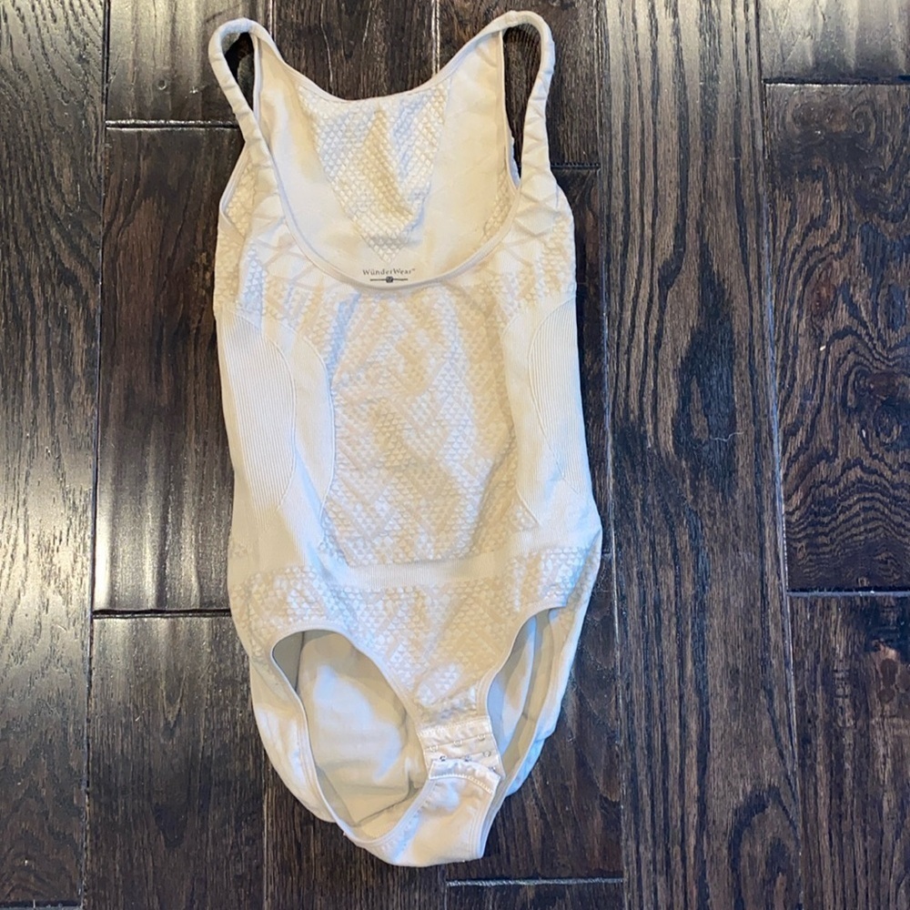 WUNDERWEAR nude shapewear bodysuit size 2X/3X